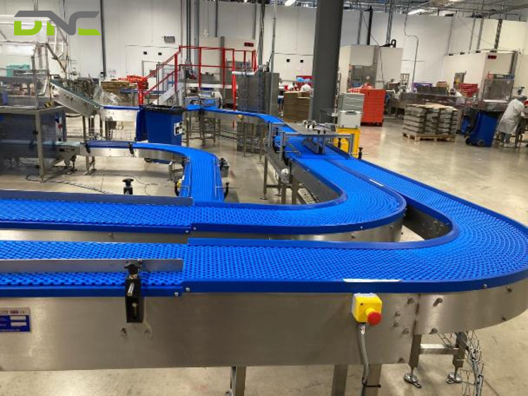 Plastic chain conveyors